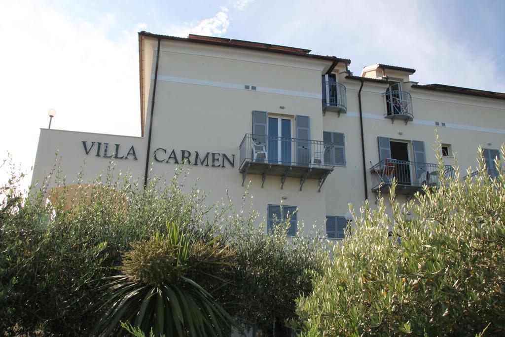 Residence Villa Carmen Fronte Mare A 50 Mt Pietra Ligure Ngoại thất bức ảnh