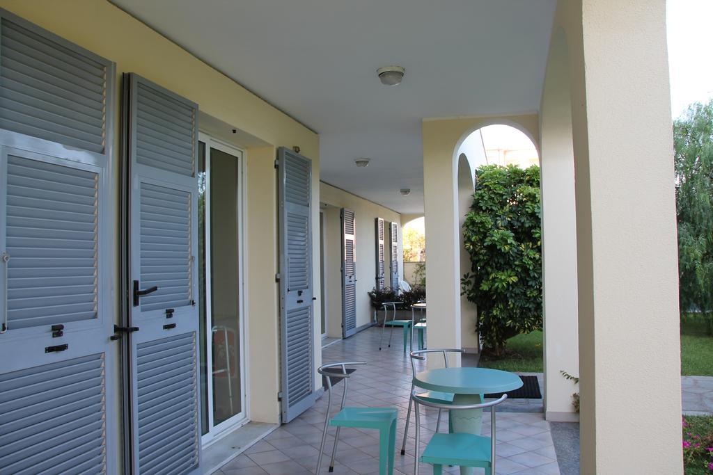Residence Villa Carmen Fronte Mare A 50 Mt Pietra Ligure Phòng bức ảnh