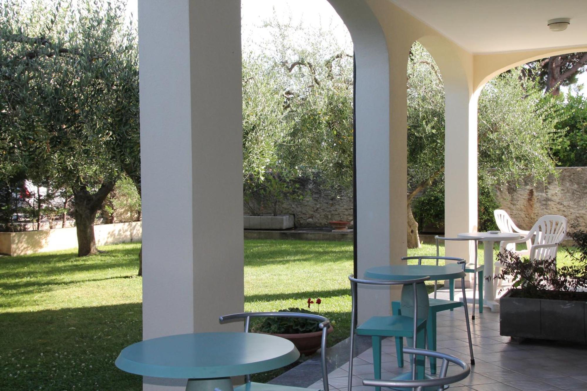 Residence Villa Carmen Fronte Mare A 50 Mt Pietra Ligure Phòng bức ảnh