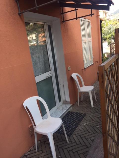Residence Villa Carmen Fronte Mare A 50 Mt Pietra Ligure Ngoại thất bức ảnh