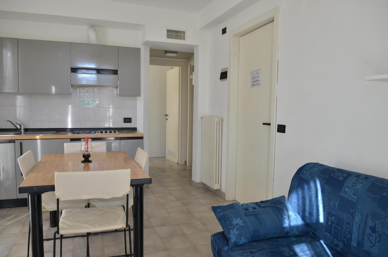 Residence Villa Carmen Fronte Mare A 50 Mt Pietra Ligure Ngoại thất bức ảnh