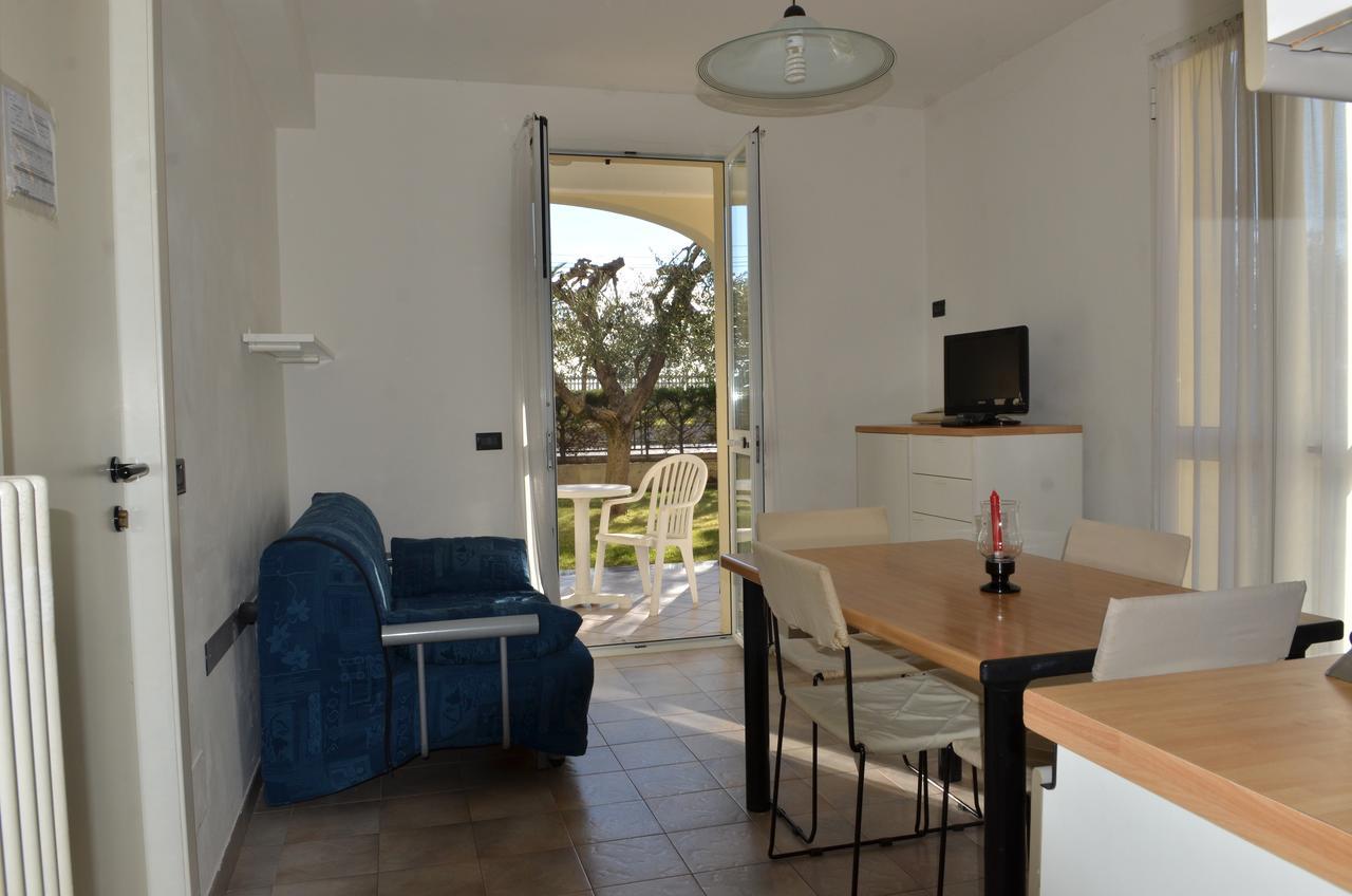 Residence Villa Carmen Fronte Mare A 50 Mt Pietra Ligure Ngoại thất bức ảnh